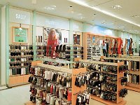 Galeria Kaufhof Chemnitz 04  Using graphic projection system that are built in a false ceiling